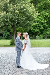 wedding_couple_weddingdress_auroraphotoralis_th&uuml;ringen_badenw&uuml;rrtemberg_fotograf_hochzeitsfotograf_maraswieczkowski_emotionen_memories