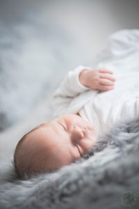 42_Newborn_baby_babyfotografin_fotografin_auroraphotoralis_th&uuml;ringen_germany_schwangerschaft_babybauchfotografin